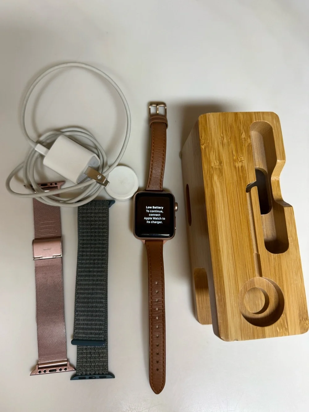 Apple Watch Series 3 — Accessories Included